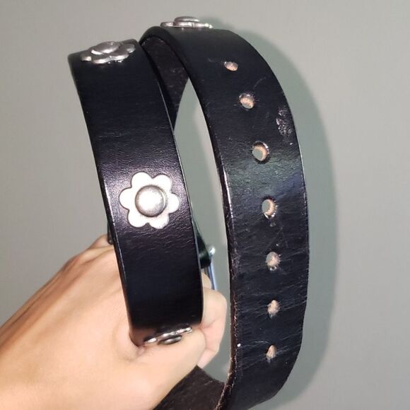 Vintage women's 90S Premium Italian Leather Belt with Flowers - Picture 5 of 5